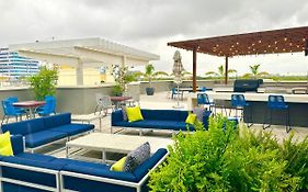 Amazing Midblock Miami 2 Bedrm Loft With Free Parking